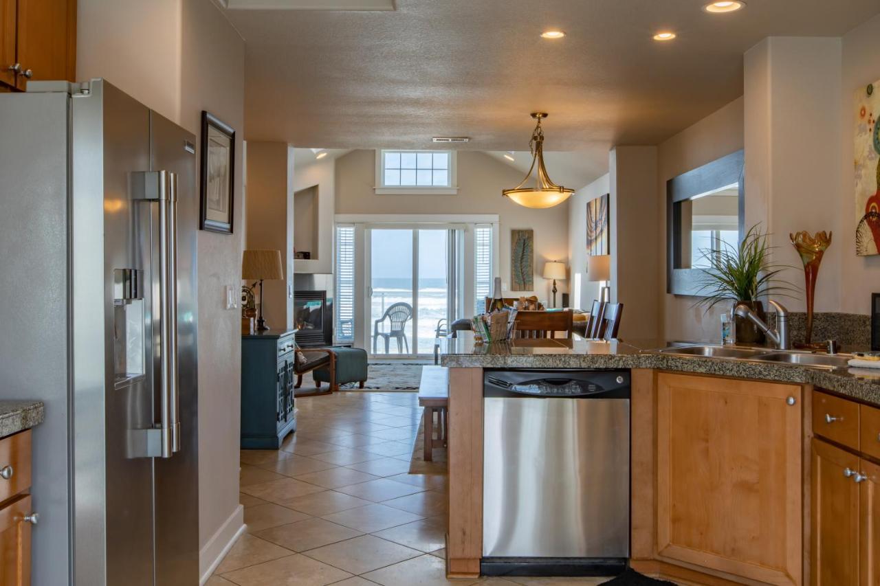 Rockaway Beach Vibes,Waterfront Oceanfront Rockaway Beach House Near Downtown,Wifi, Washer Dryer Екстериор снимка