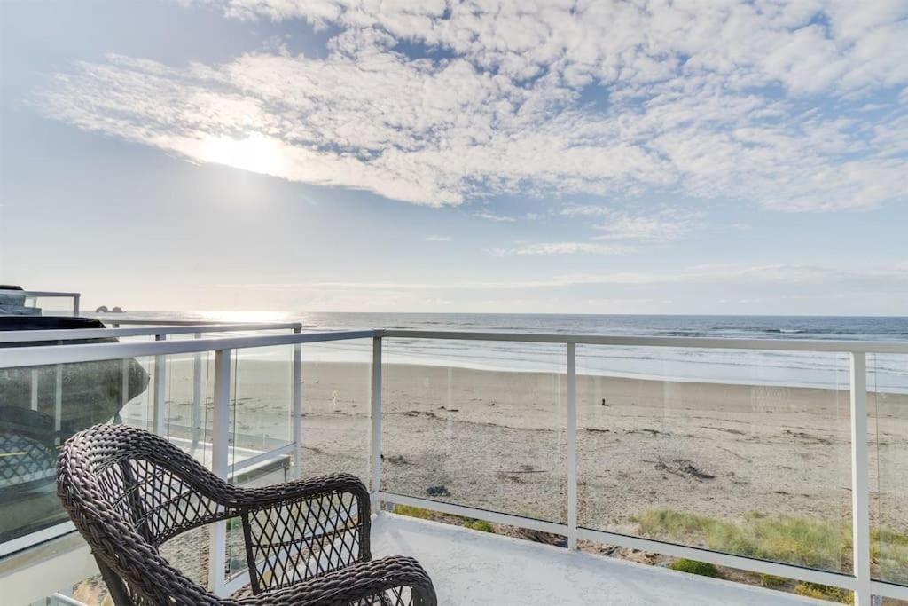 Rockaway Beach Vibes,Waterfront Oceanfront Rockaway Beach House Near Downtown,Wifi, Washer Dryer Екстериор снимка