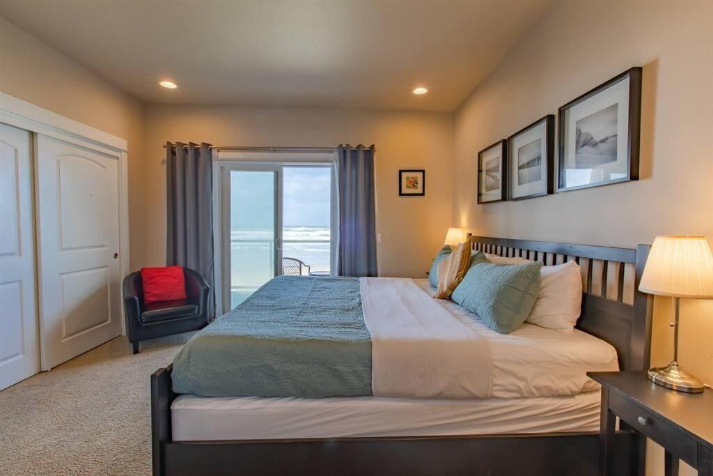 Rockaway Beach Vibes,Waterfront Oceanfront Rockaway Beach House Near Downtown,Wifi, Washer Dryer Екстериор снимка